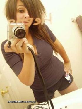 Cute Emo Rocker Girls Nude
