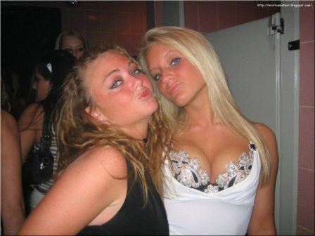 Down Blouse Cleavage Nips Gif