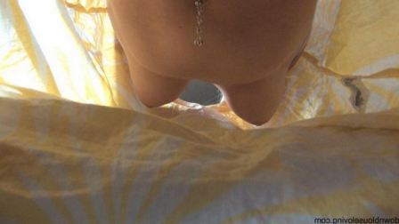 Downblouse Girl Nipple
