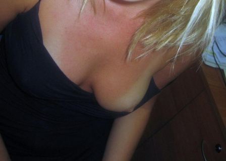 Downblouse Nipple Slip Oops