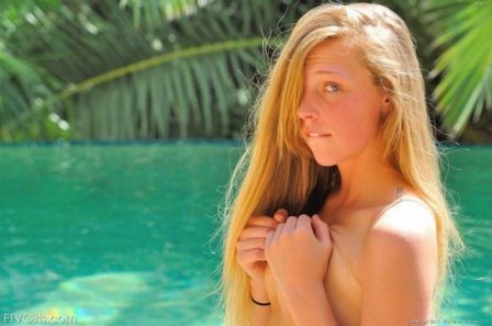 Girl First Time Nude Pic