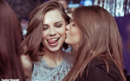 Girls Kissing