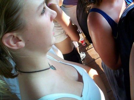 Candid Students Downblouse Cleavage