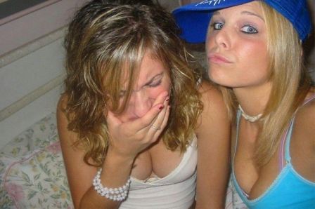 Candid Teen Girl Cleavage