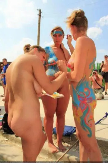 chubby girl body paint